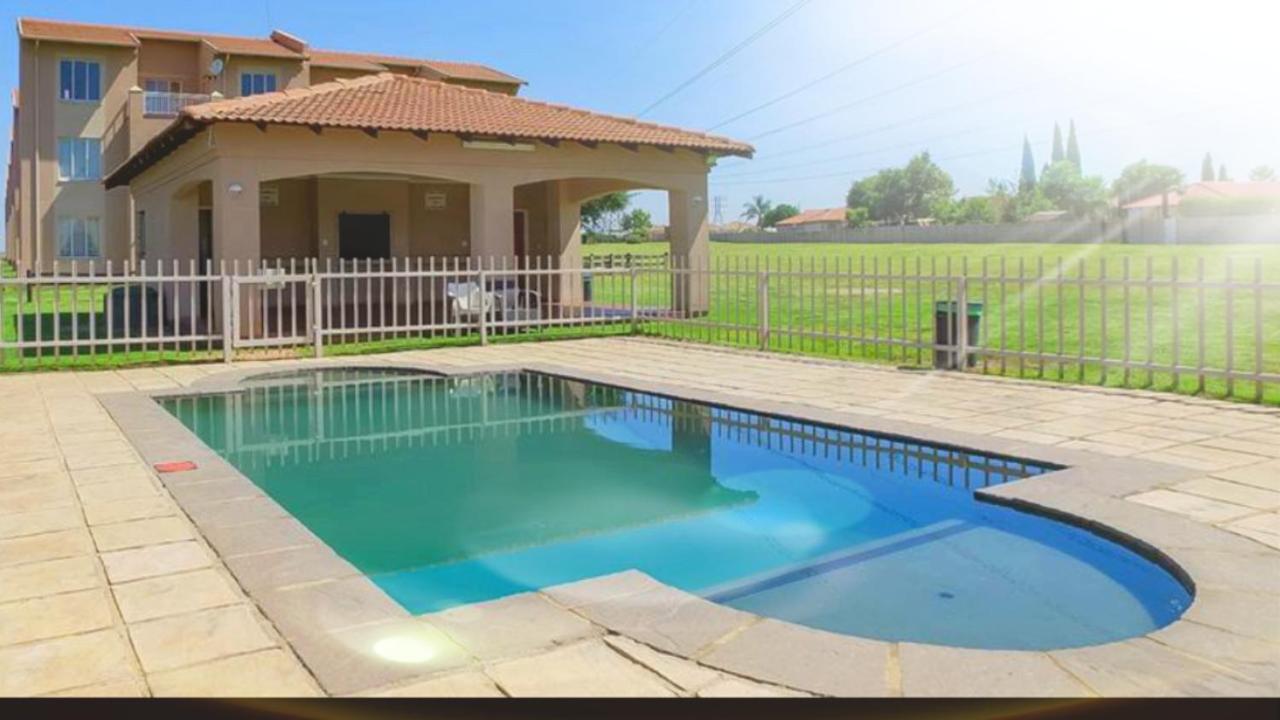 Caza Blanca Apartments Boksburg Bagian luar foto